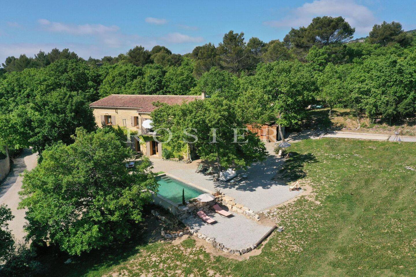 Maison 12 pièces 220 m² · à Murs · 220 m² · 680 000 €