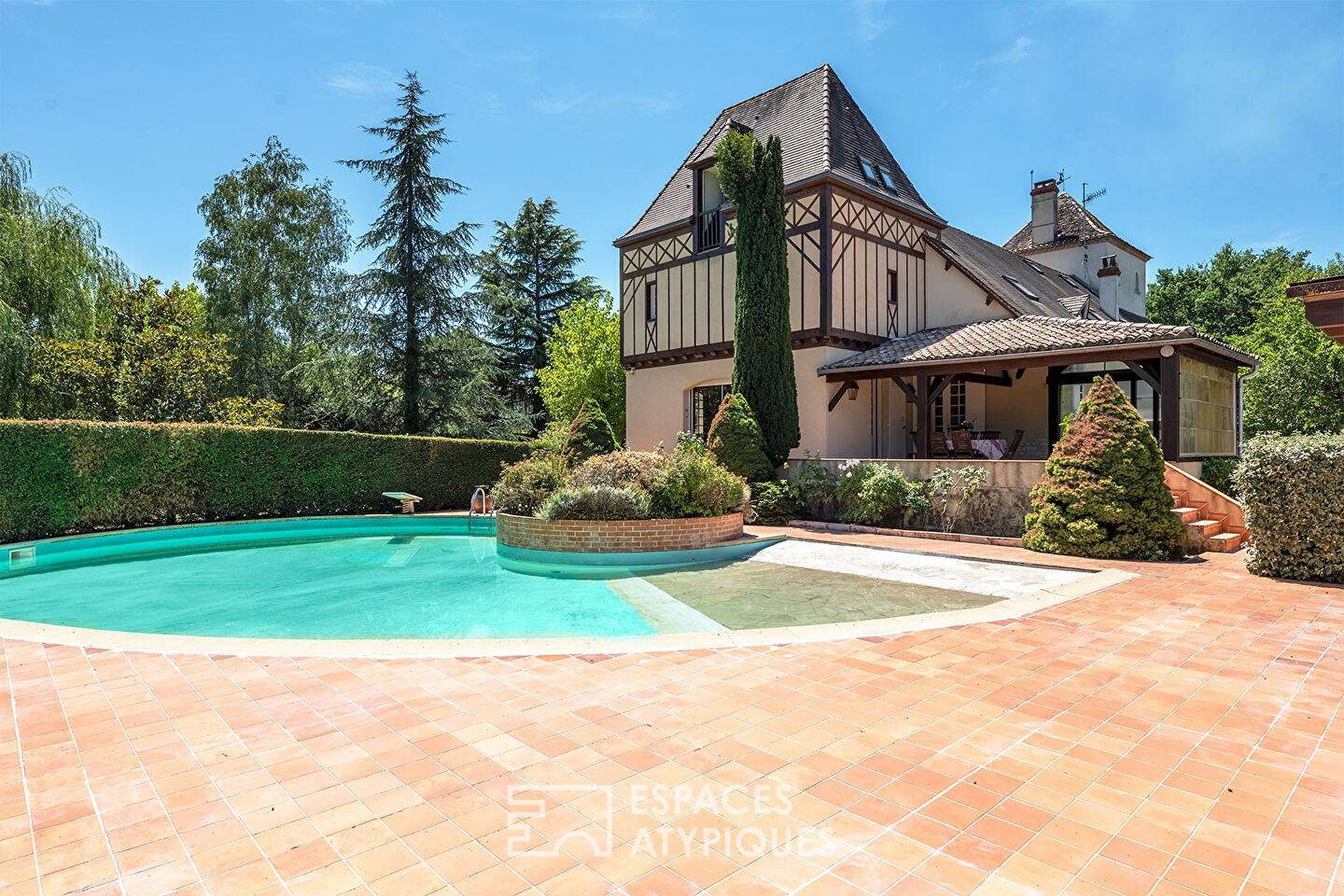 Maison 14 pièces 245 m² · à Montpon-Ménestérol · 245 m² · 369 000 €