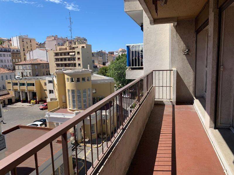 Appartement 2 pièces 64 m² · à Marseille 7ème Arrondissement · 63,9 m² · 855 €