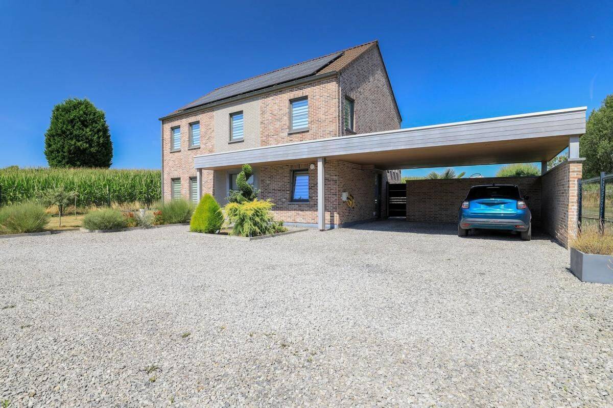 Maison 6 pièces 148 m² · à Gognies-Chaussée · 148 m² · 485 000 €