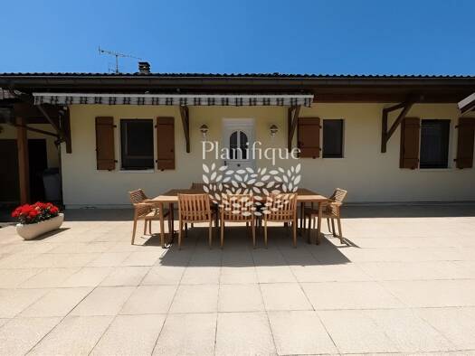 Maison de plain-pied à vendre 599 000 € 5 pièces 4 chambres 105 m² 990 m² de terrain Sud Vétraz-Monthoux 74100