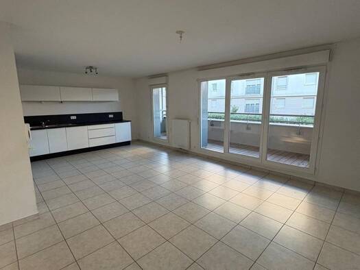 Appartement à louer 1 625 € 3 pièces 2 chambres 70 m² 1er étage Annemasse 74100