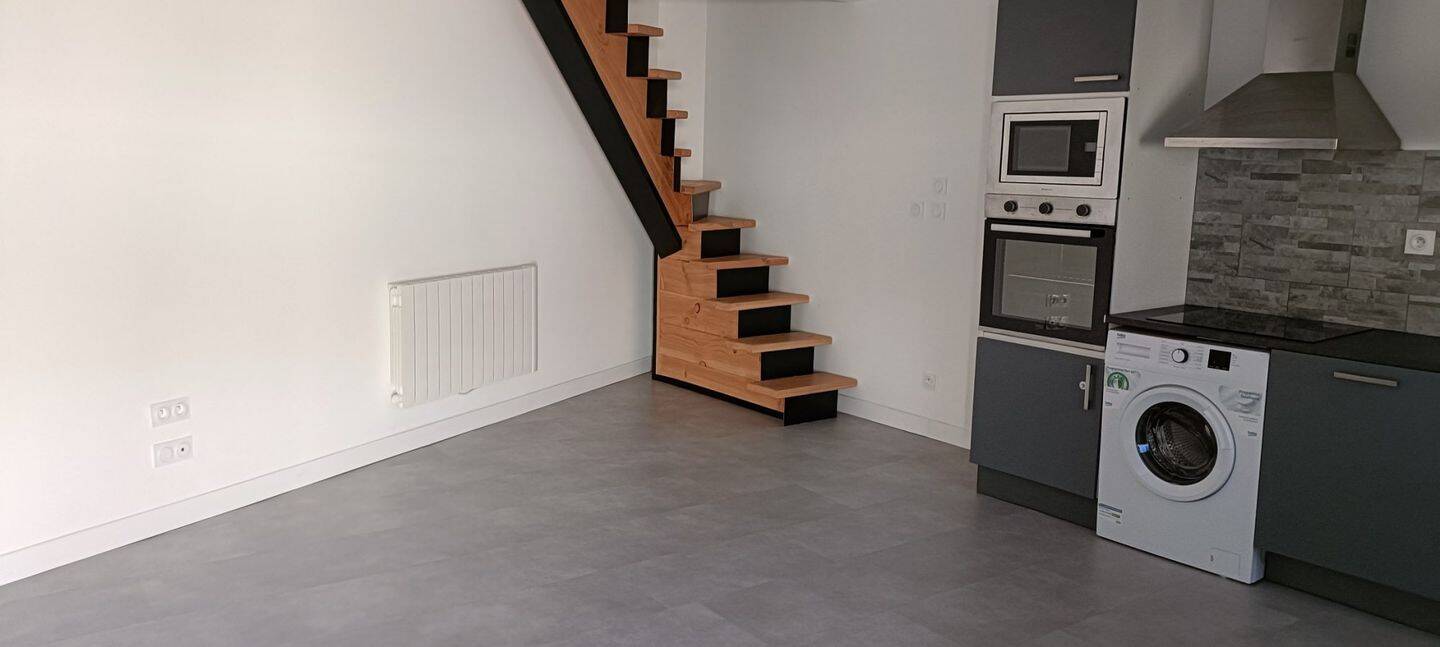 Maison 3 pièces 56 m² · à Civens · 56 m² · 550 €/mois