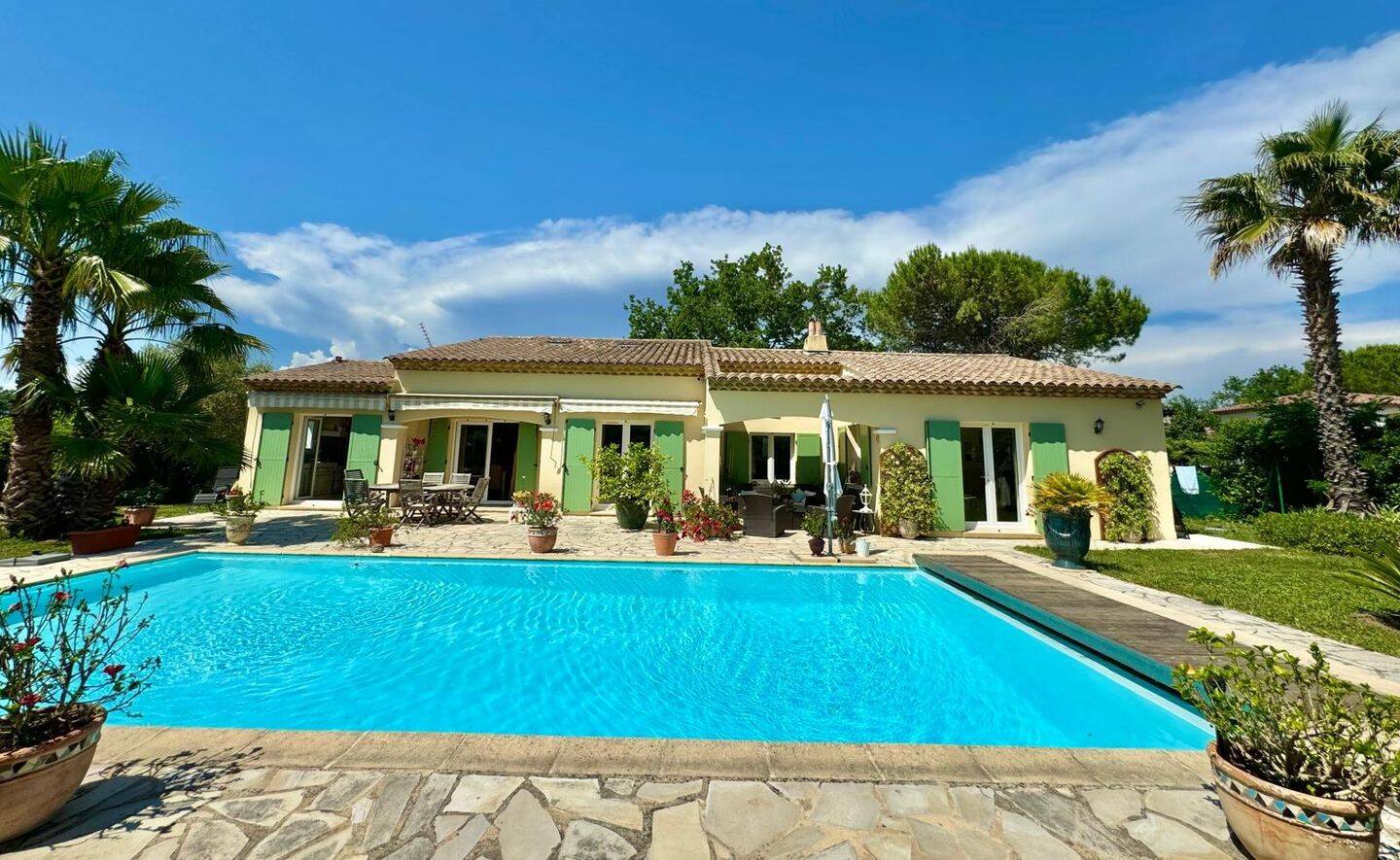Maison 6 pièces 158 m² · à Bagnols-en-Forêt · 158 m² · 649 000 €