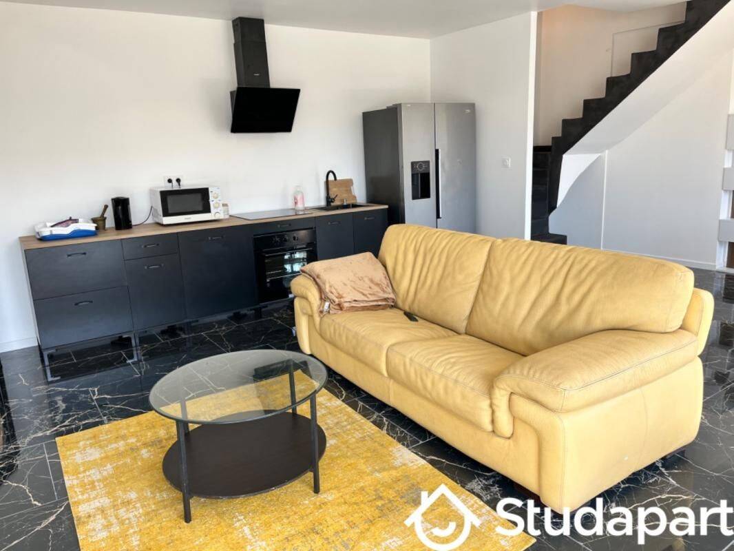 1 pièce 11 m² · à Mont-Saint-Aignan · 11 m² · 490 €