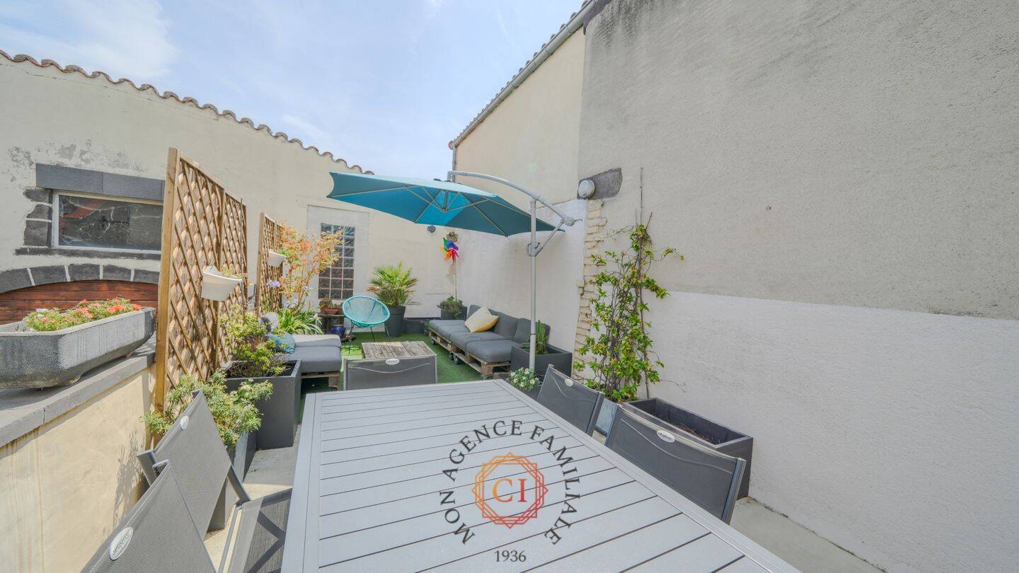 Maison 6 pièces 164 m² · à Riom · 164 m² · 262 000 €