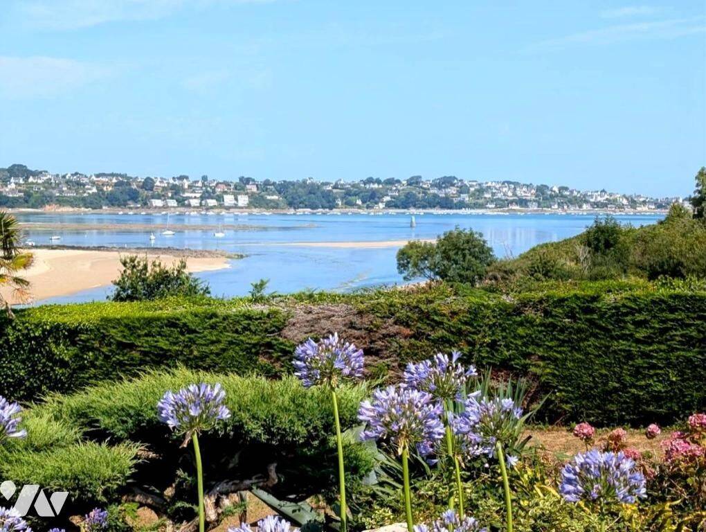 Maison 7 pièces 577 m² · à Plestin-les-Grèves · 577 m² · 1 242 000 €