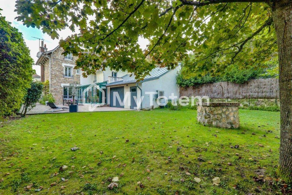 Maison 10 pièces 264 m² · à Saint-Leu-la-Forêt · 264 m² · 697 000 €
