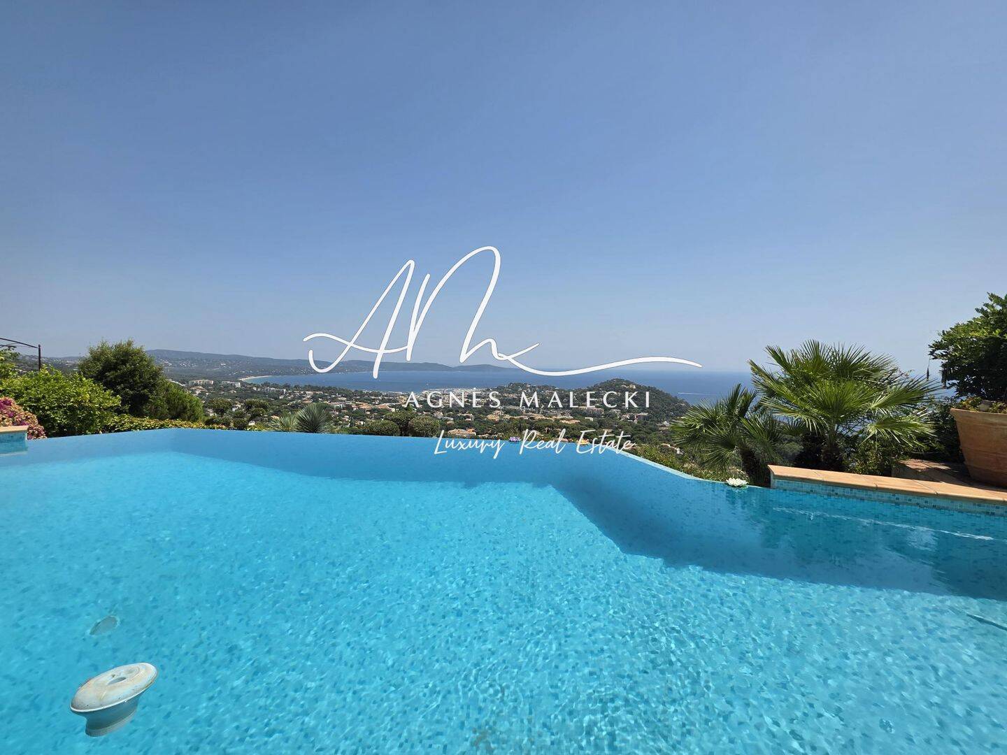 Maison 7 pièces 207 m² · à Cavalaire-sur-Mer · 207 m² · 1 995 000 €