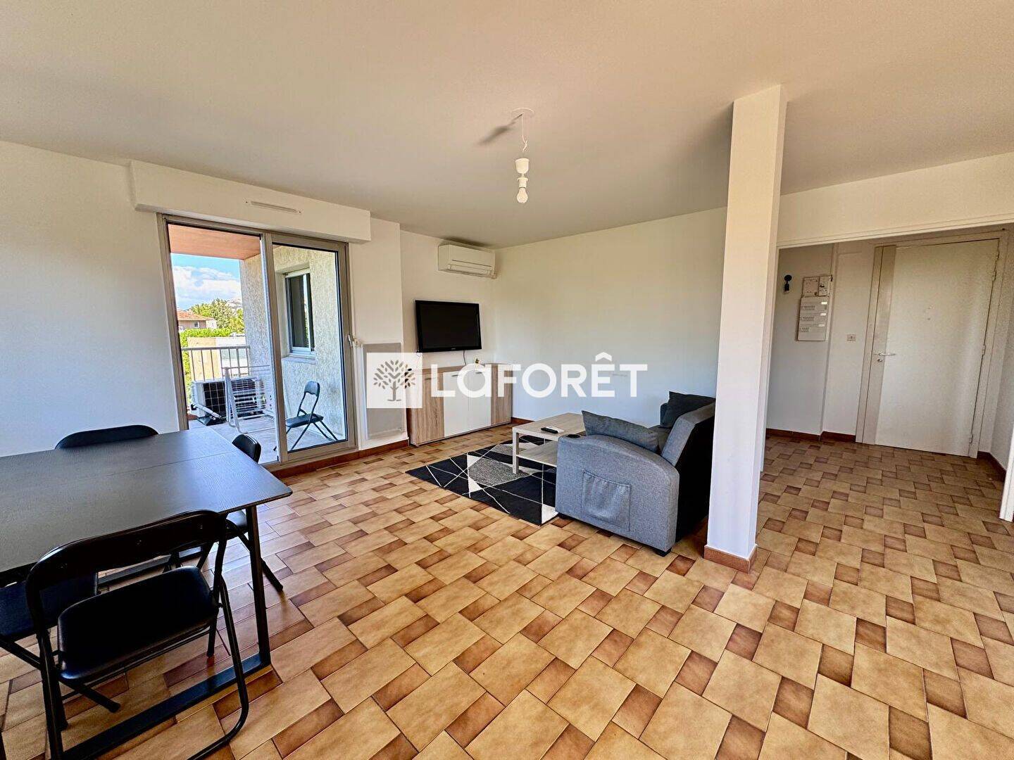 Appartement 3 pièces 75 m² · à Marseille 8ème Arrondissement · 74,6 m² · 1 350 €