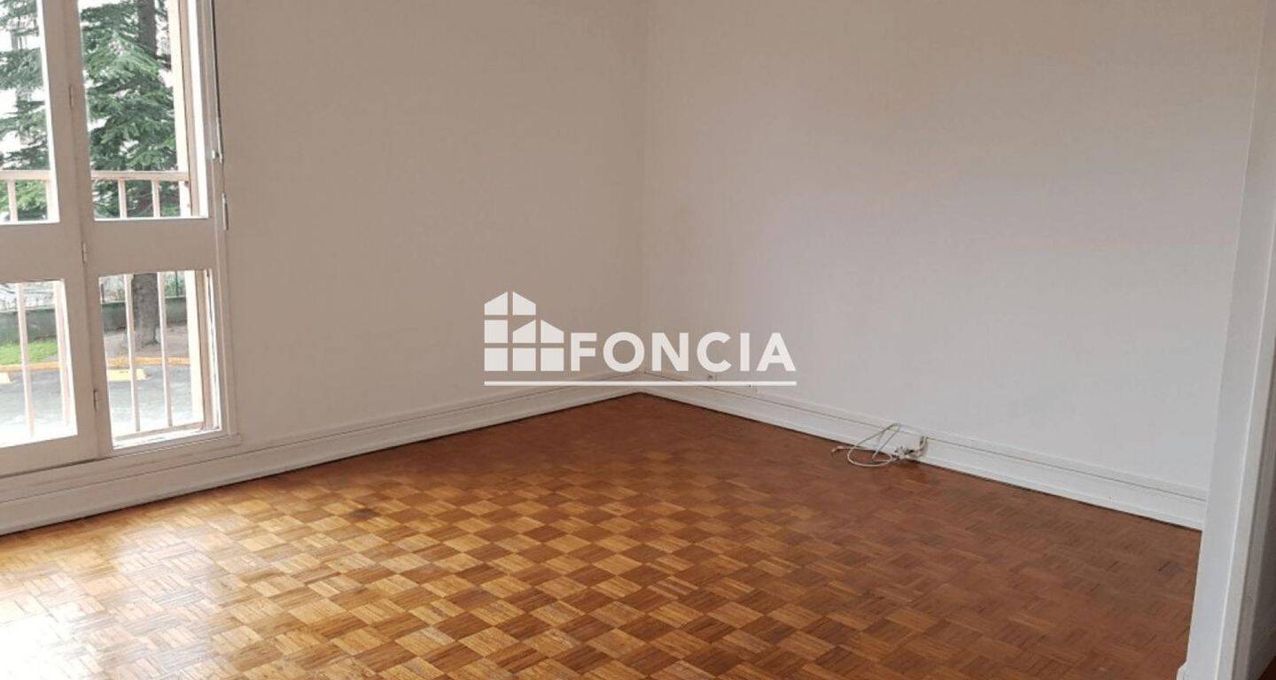 Appartement 2 pièces 45 m² · à Ivry-sur-Seine · 44,6 m² · 1 022 €