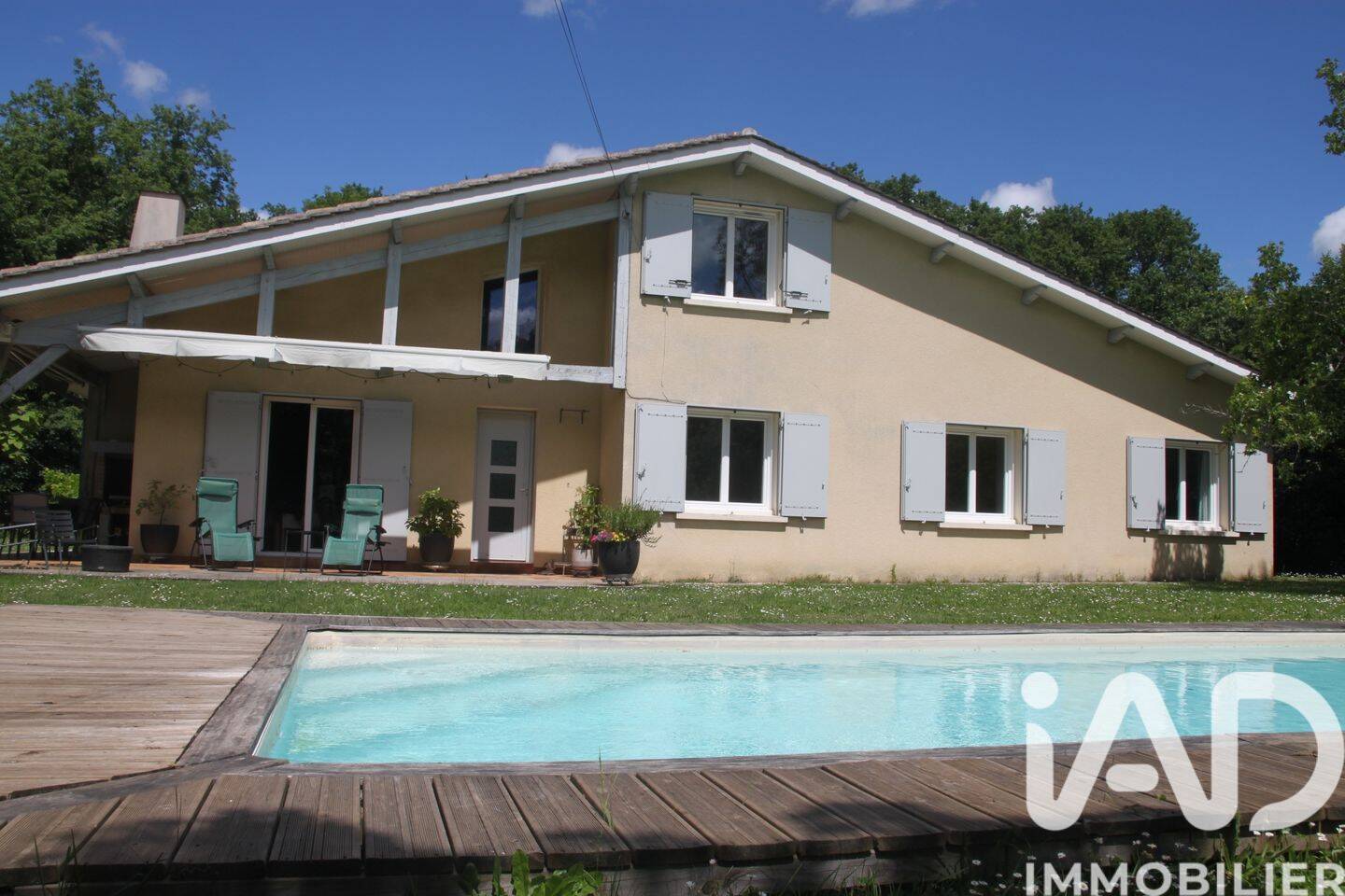 Maison 7 pièces 203 m² · à Targon · 203 m² · 395 000 €