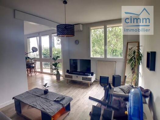 Appartement à louer 864 € 3 pièces 2 chambres 79,3 m² RDC La Roquette Lunel 34400