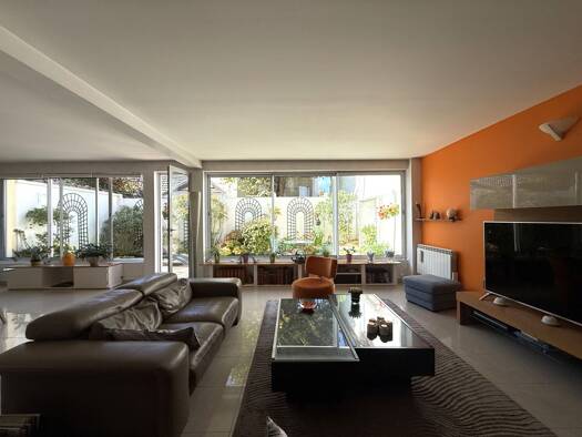 Loft à vendre 460 000 € 7 pièces 4 chambres 209 m² RDC/1 Melun 77000