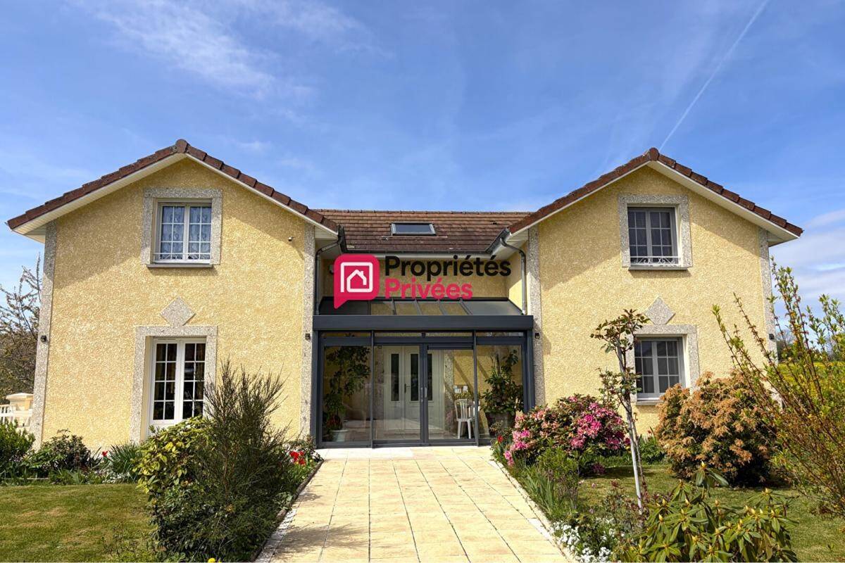 Maison 7 pièces 231 m² · à Saint-Georges-de-Mons · 231 m² · 368 000 €