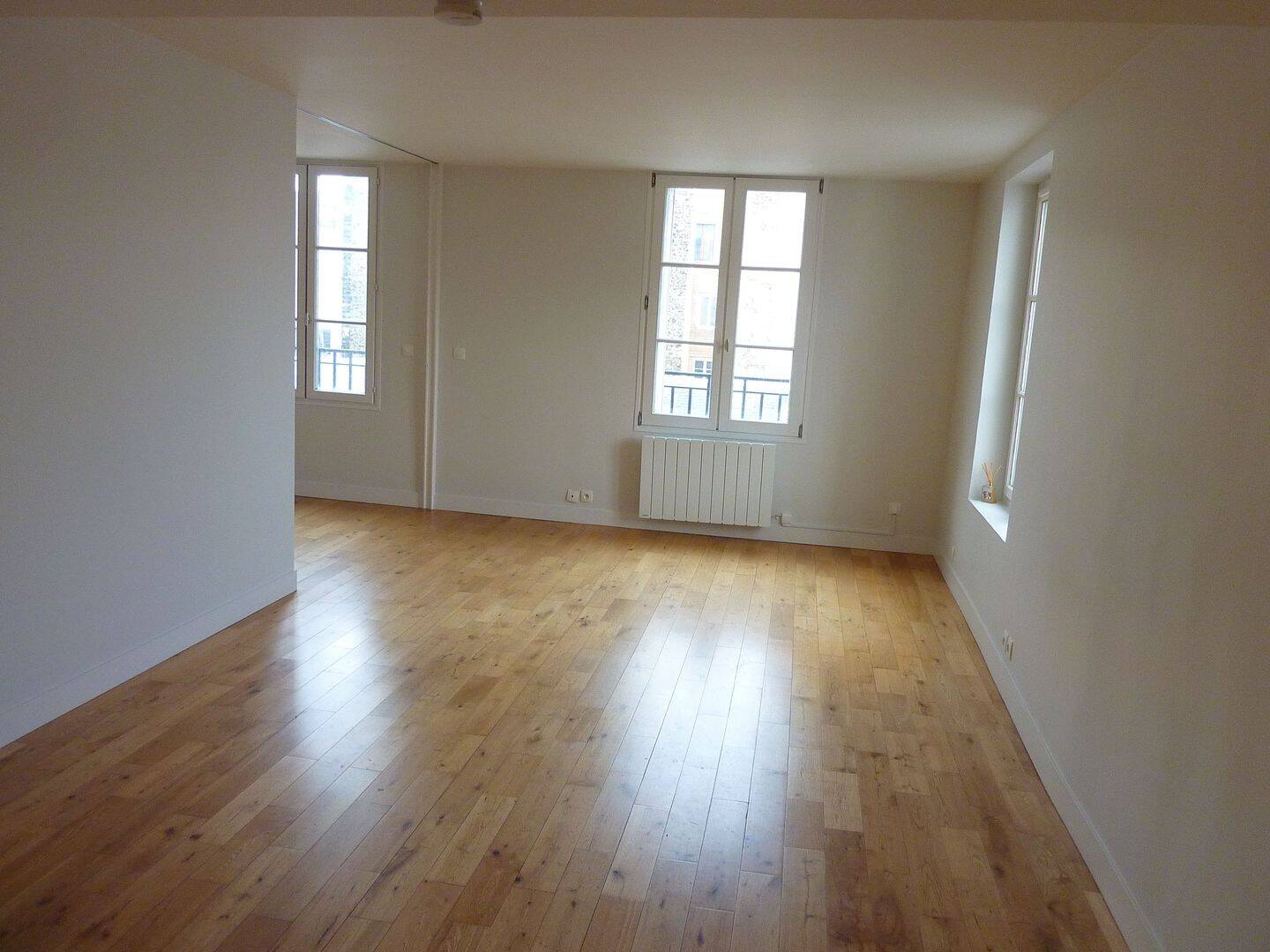 Appartement 2 pièces 58 m² · à Paris 18ème Arrondissement · 58 m² · 1 987 €