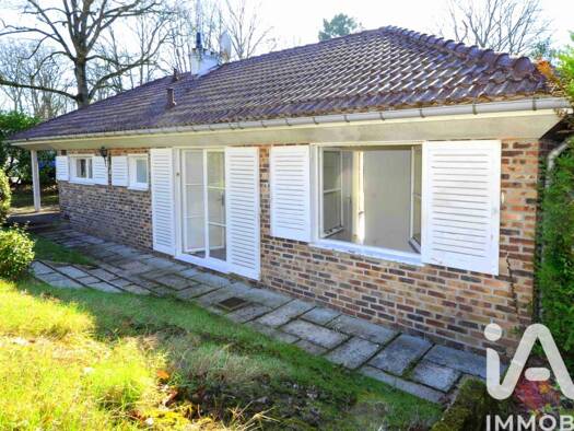 Maison de plain-pied à vendre 269 000 € 4 pièces 3 chambres 68 m² 676 m² de terrain Bruyères-le-Châtel 91680