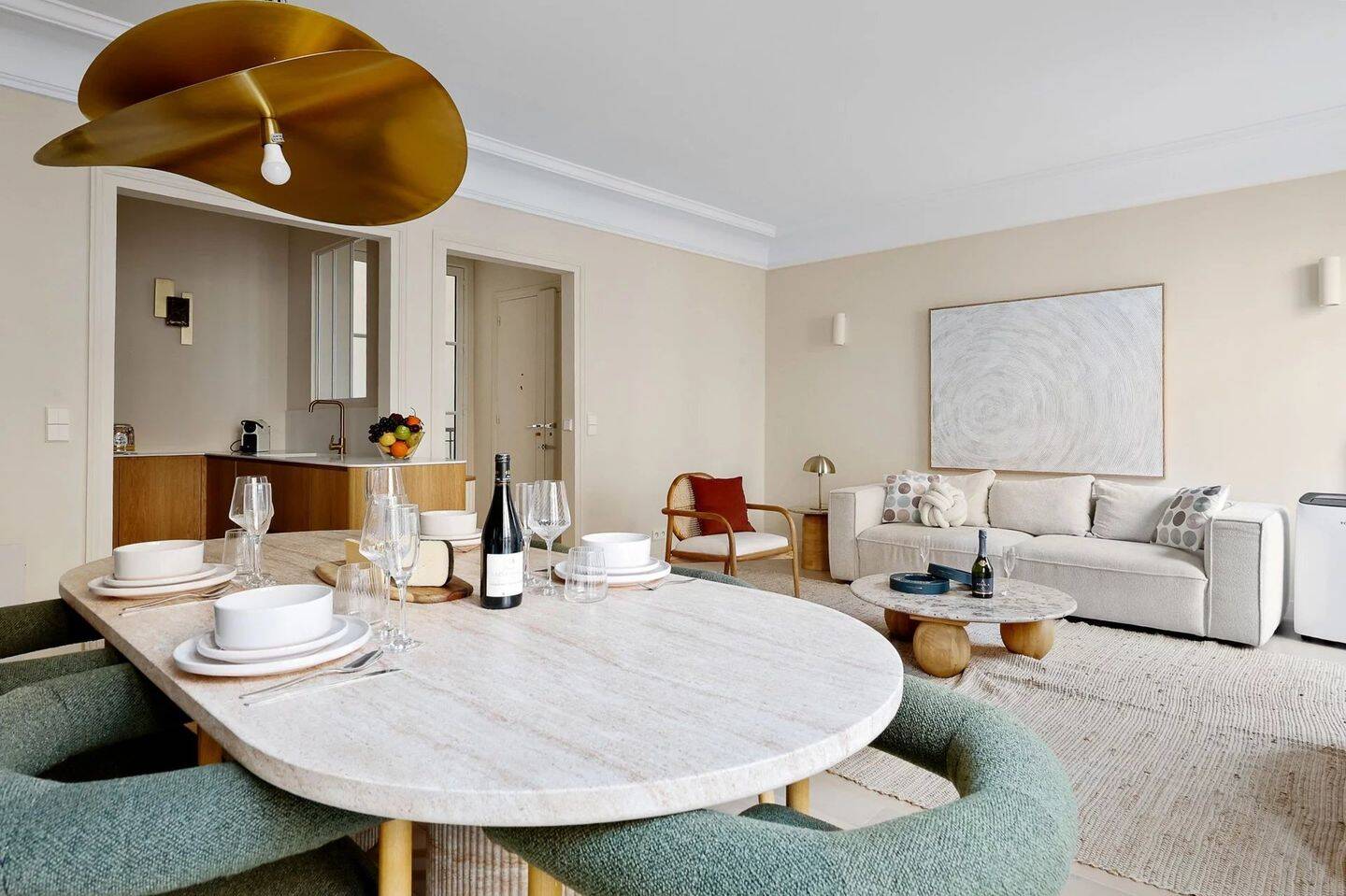 Appartement 4 pièces 104 m² · à Paris 15ème Arrondissement · 104 m² · 7 000 €/mois