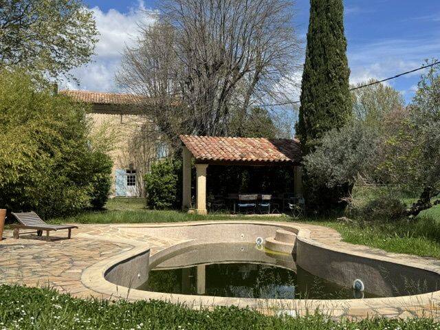 Maison 11 pièces 321 m² · à La Tour-d'Aigues · 321 m² · 1 155 000 €