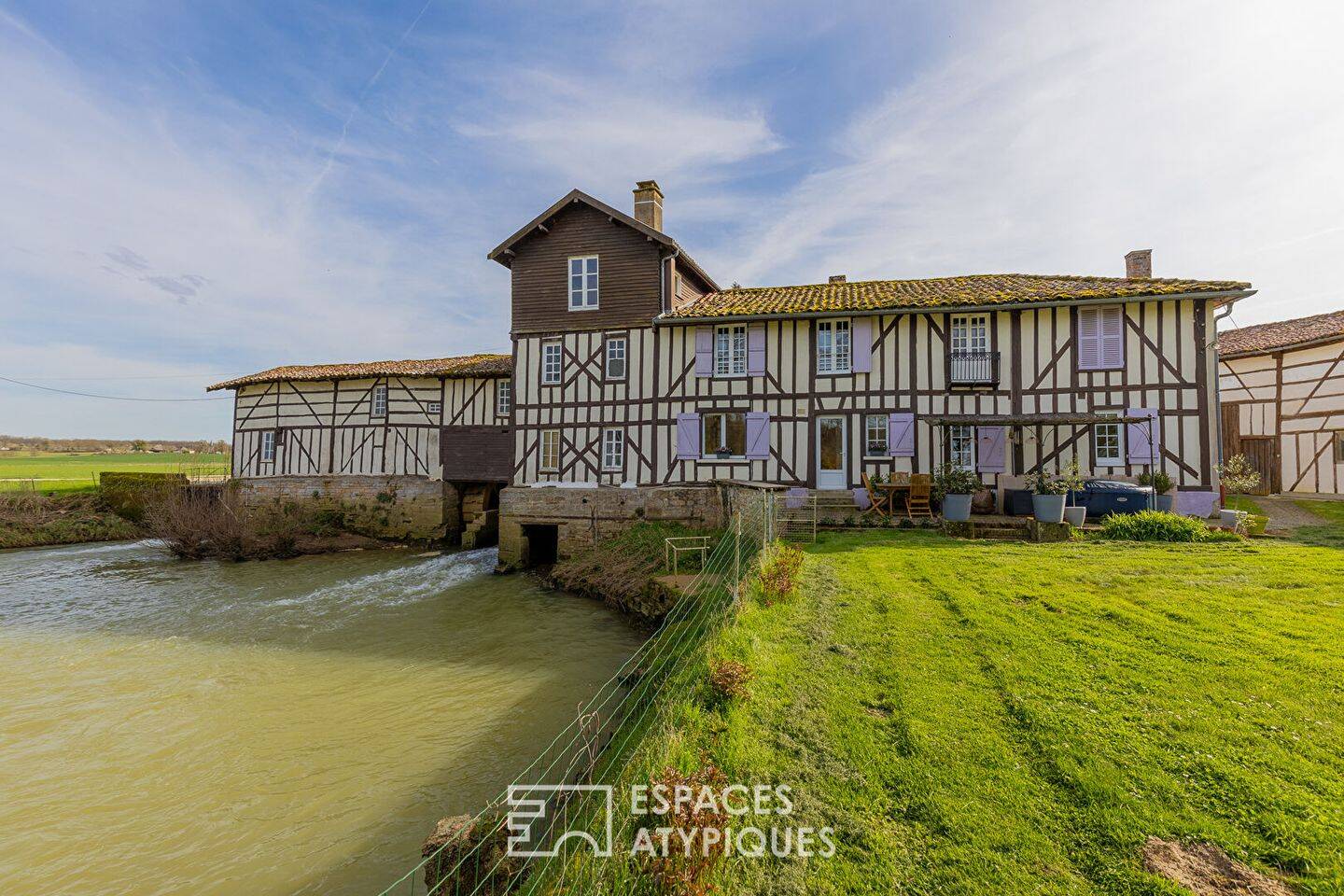 Maison 11 pièces 316 m² · à Rives Dervoises · 316 m² · 398 000 €