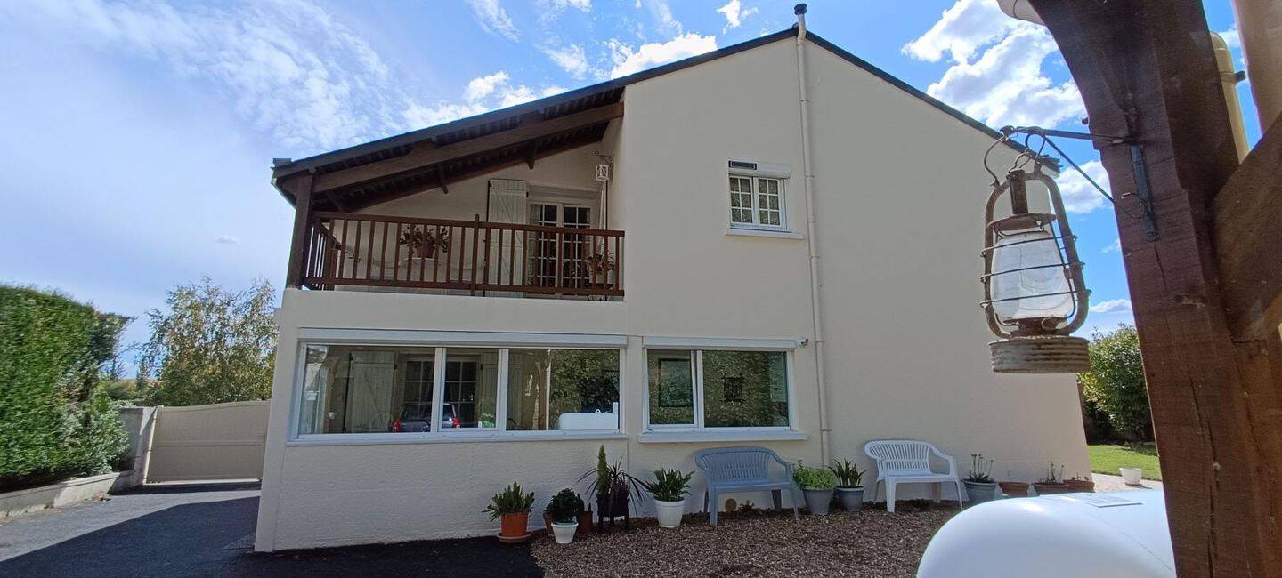 Maison 4 pièces 133 m² · à Cinais · 132,5 m² · 182 000 €
