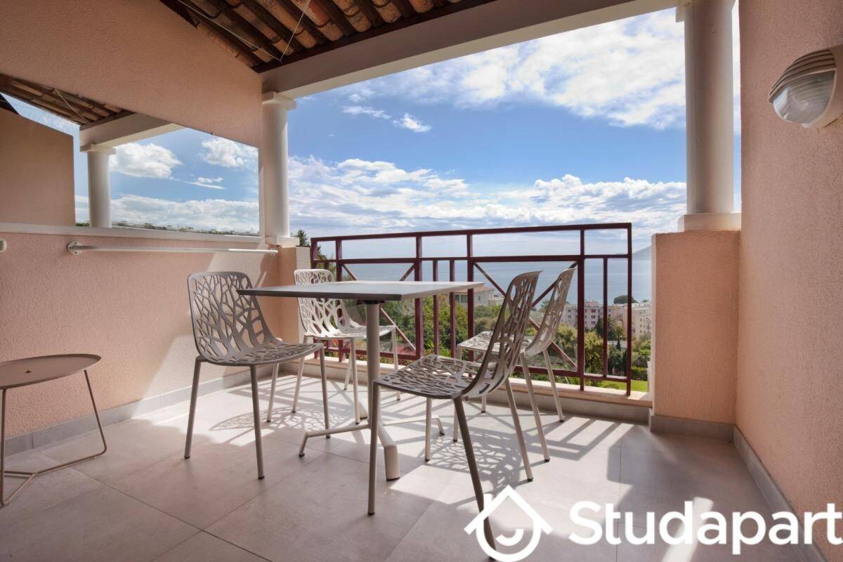 Appartement 2 pièces 28 m² · à Cannes · 28 m² · 990 €
