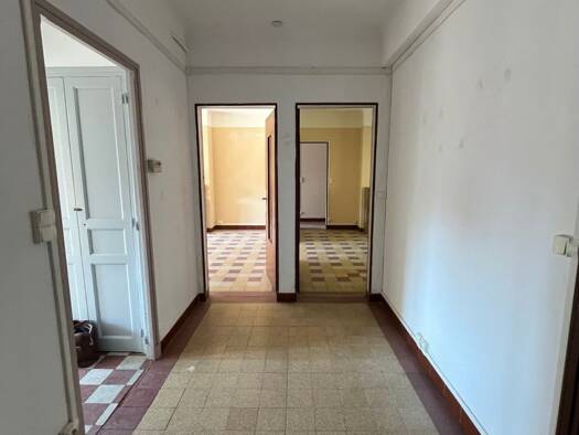 Appartement à vendre 117 000 € 5 pièces 3 chambres 113 m² Étage 3/3 Tarascon 13150