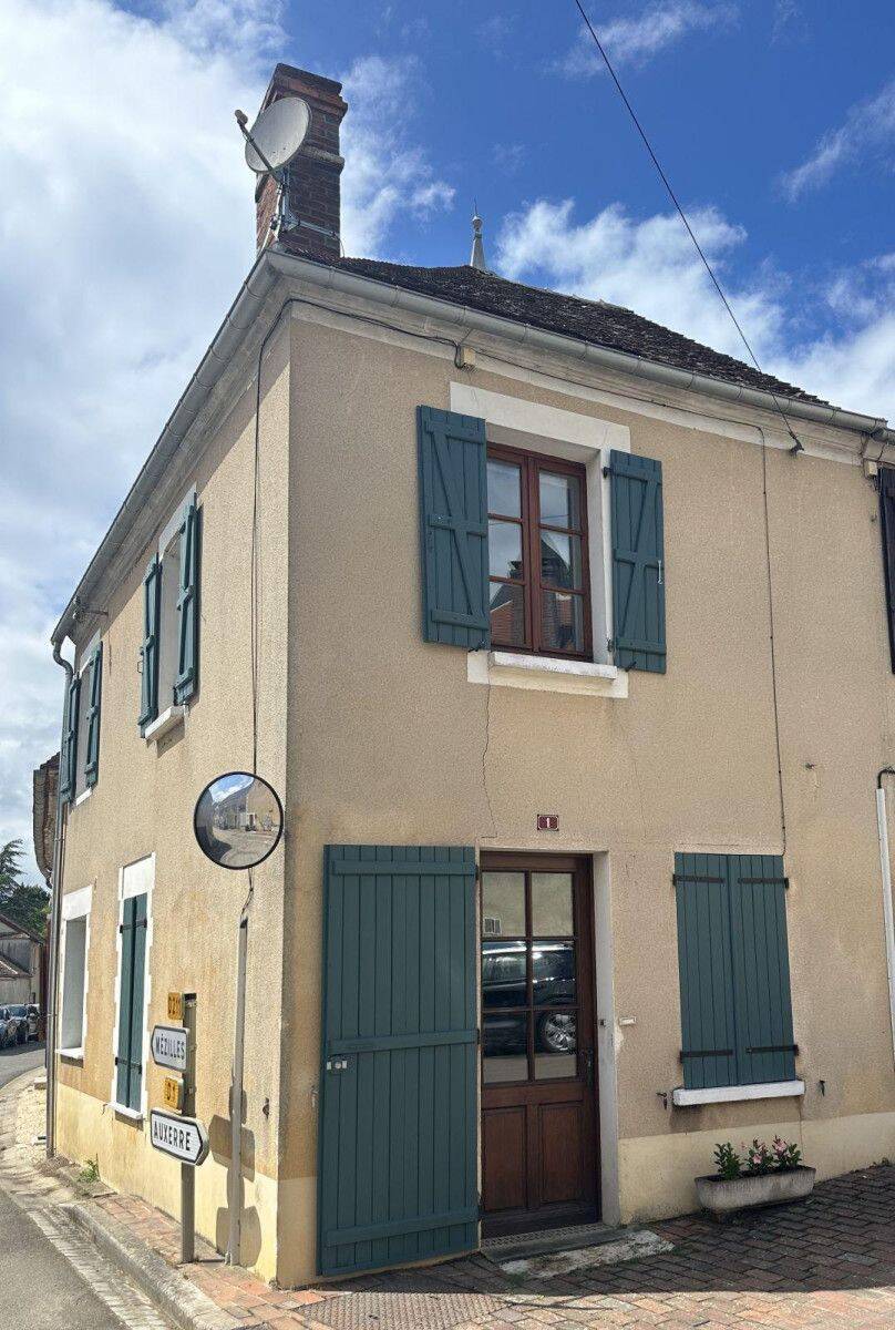 Maison 3 pièces 42 m² · à Saint-Sauveur-en-Puisaye · 42 m² · 600 €