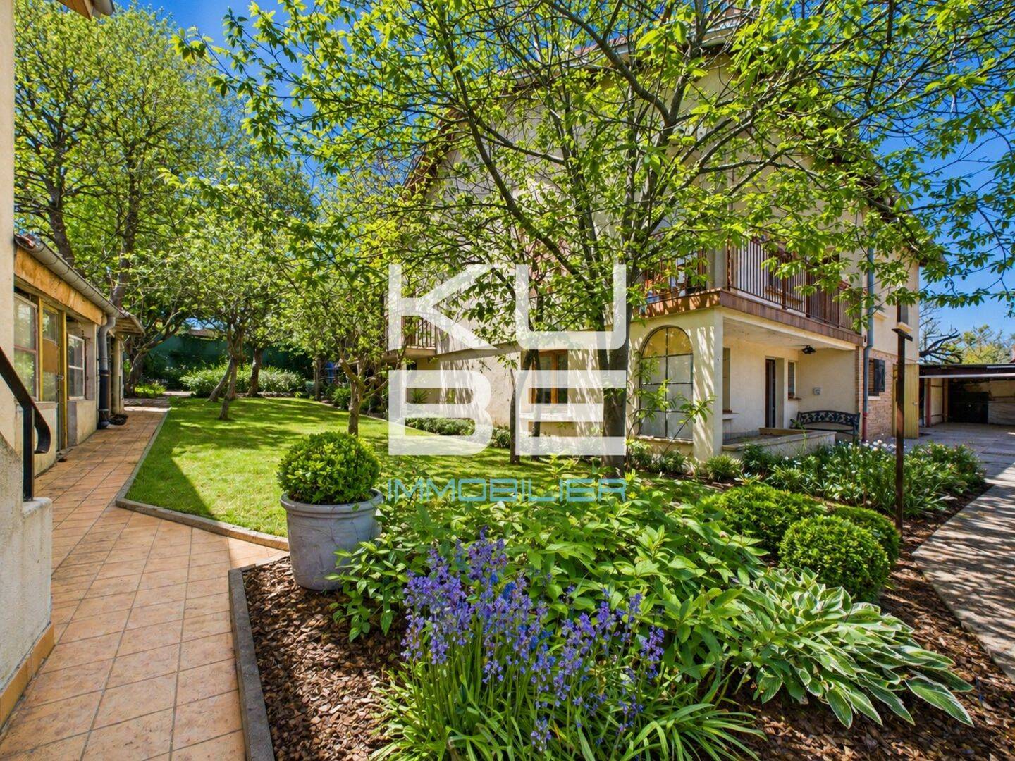 Maison 8 pièces 181 m² · à Woippy · 180,5 m² · 375 000 €