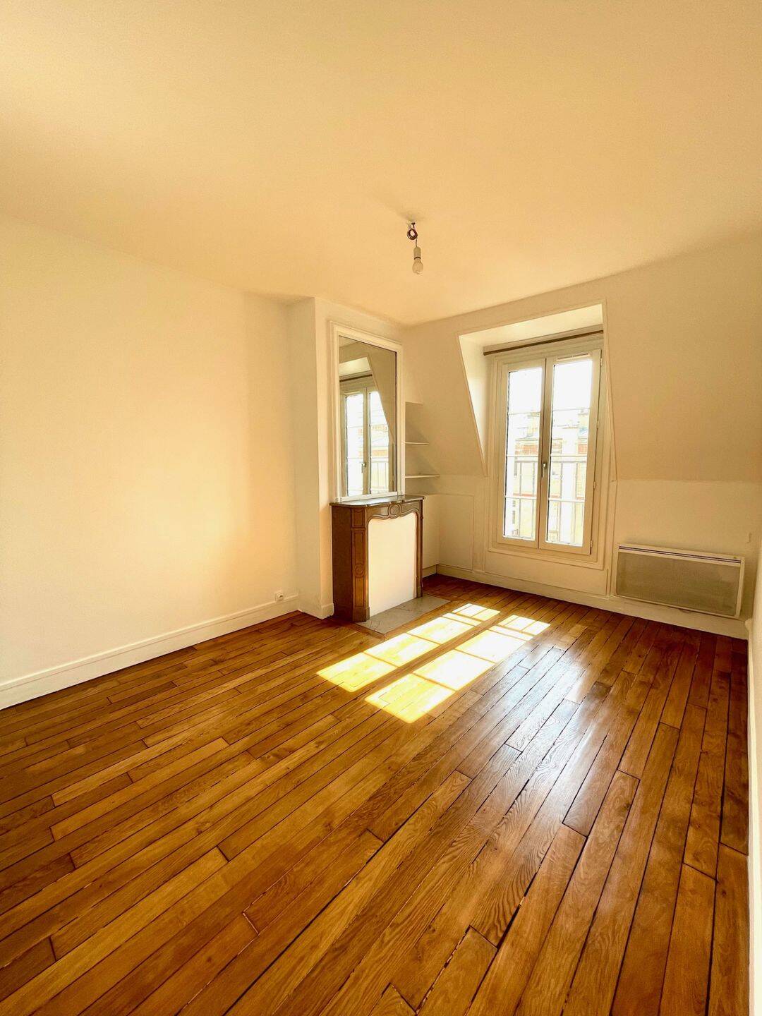 Appartement 3 pièces 58 m² · à Paris 7ème Arrondissement · 58,1 m² · 2 197 €