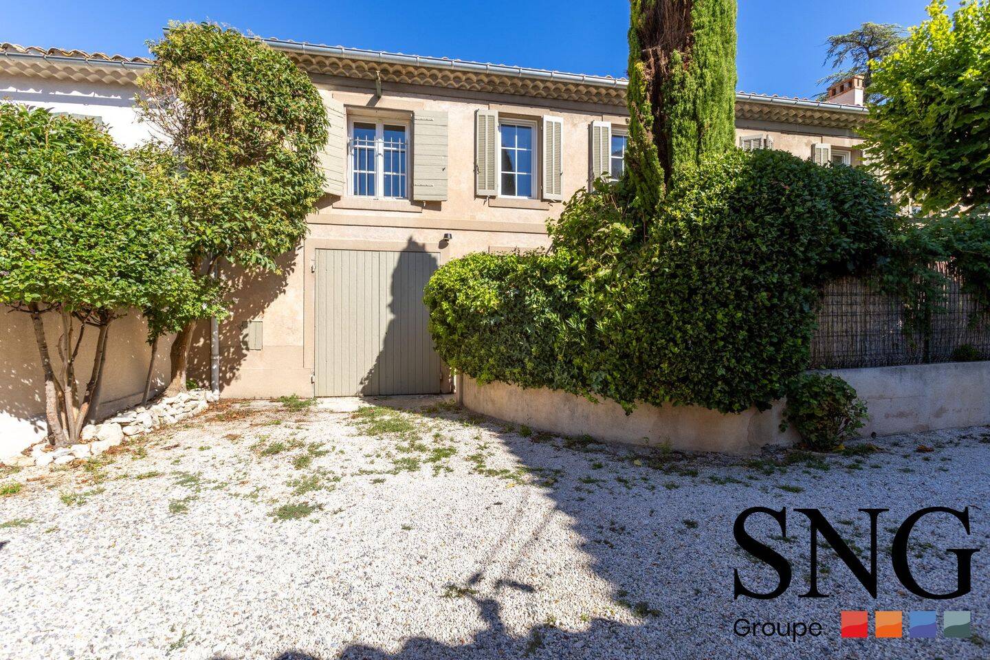 Maison 6 pièces 175 m² · à Aix-en-Provence · 175,2 m² · 2 550 €