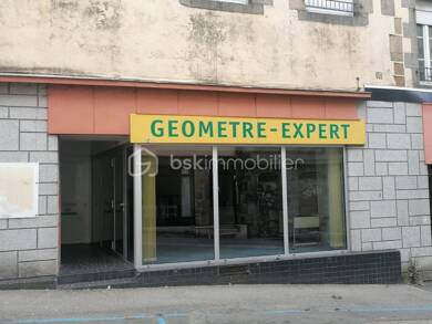 Local commercial à louer 900 € 116 m² de surface de vente Notre-Dame Mayenne 53100