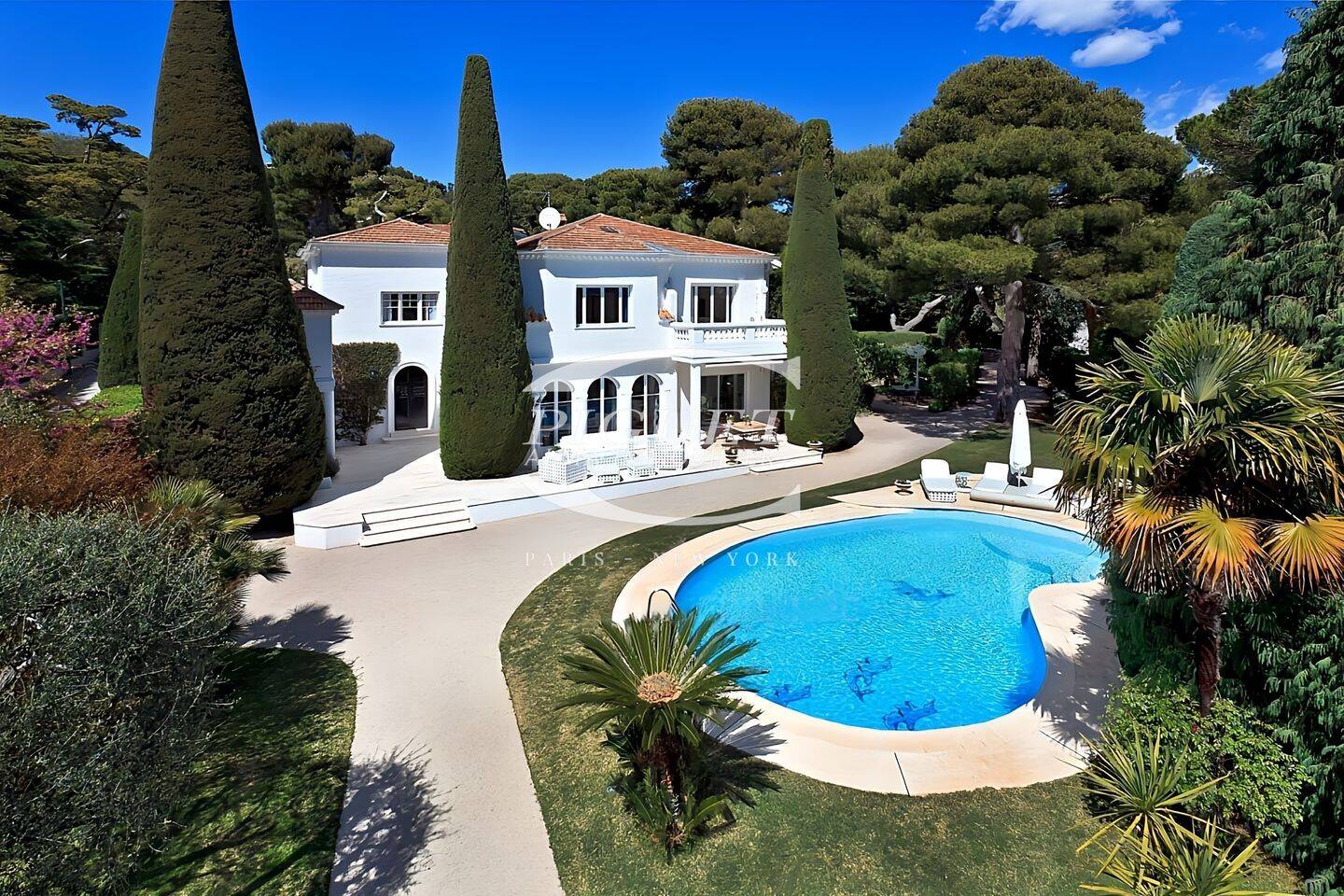 Maison 9 pièces 254 m² · à Saint-Jean-Cap-Ferrat · 254 m² · 25 000 €/mois