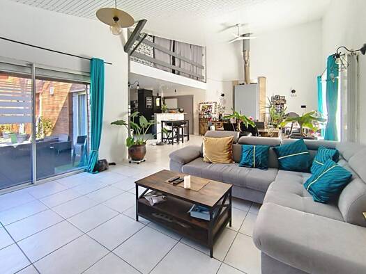 Maison de plain-pied à vendre 470 000 € 5 pièces 3 chambres 154 m² 1 114 m² de terrain Saint-Aubin-de-Médoc 33160