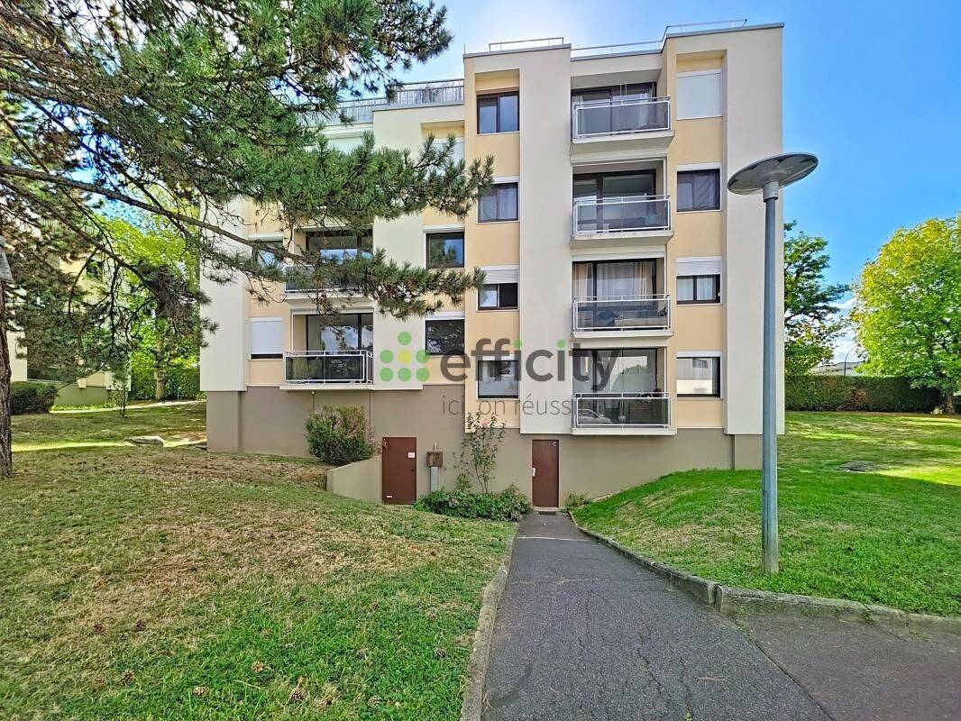 Appartement 4 pièces 80 m² · à Le Plessis-Trévise · 80 m² · 299 000 €