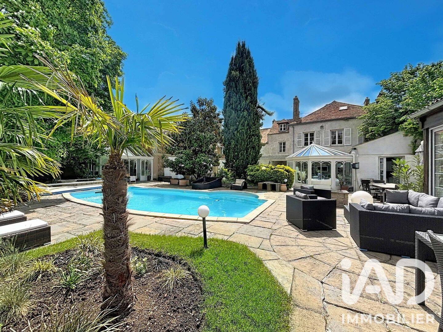 Maison 10 pièces 640 m² · à Guignes · 639,9 m² · 1 150 000 €