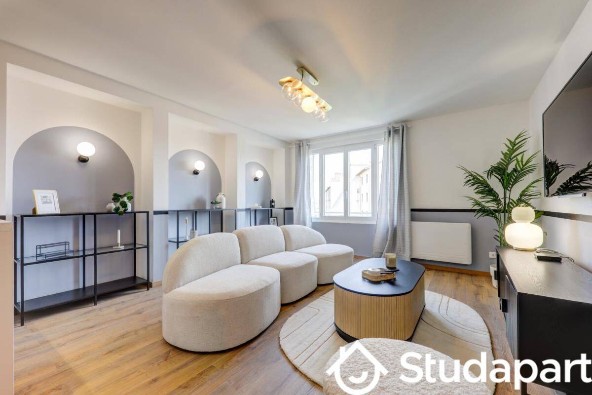 1 pièce 43 m² · à Lyon 3ème Arrondissement · 43 m² · 620 €