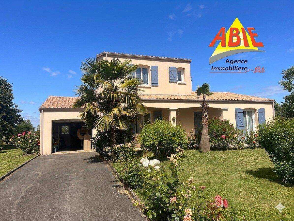 Maison 4 pièces 153 m² · à Benet · 152,5 m² · 249 500 €