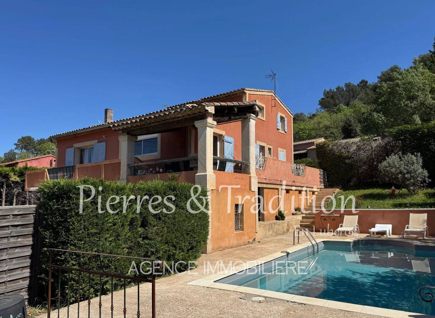 Maison 7 pièces 205 m² · à Roussillon · 205 m² · 530 000 €