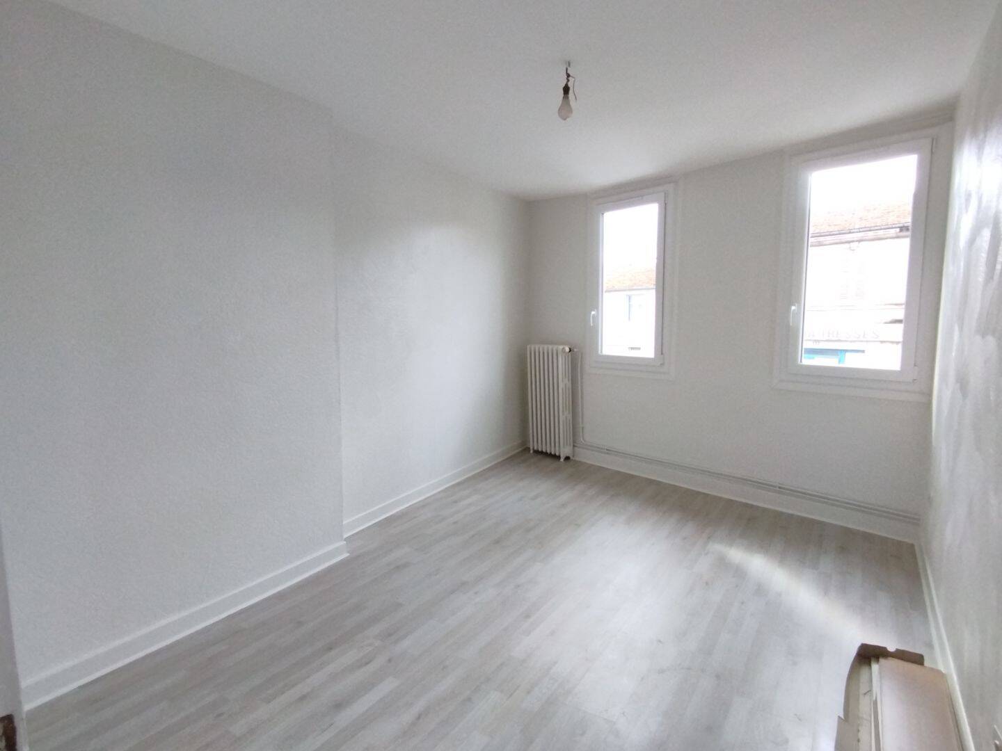 Maison 2 pièces 55 m² · à Saint-Dizier · 55 m² · 450 €