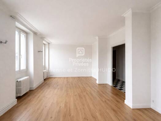 Appartement à louer 825 € 4 pièces 3 chambres 93 m² Étage 1/2 Saint Christophe-Les Rocheforts Châteauroux 36000