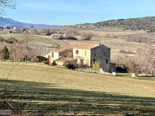 Maison à vendre 849 000 € 4 pièces 285 m² 2 870 m² de terrain Villemus 04110