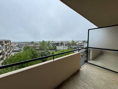 Appartement à louer 580 € 2 pièces 1 chambre 51 m² Sous le toit, Étage 4/4 Borgo 20290