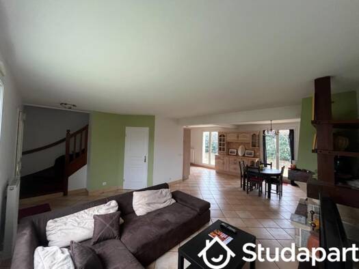 Colocation à louer 440 € 1 pièce 2 chambres 15 m² disponible dès maintenant Sud-Champs-Forêt Roissy-en-Brie 77680