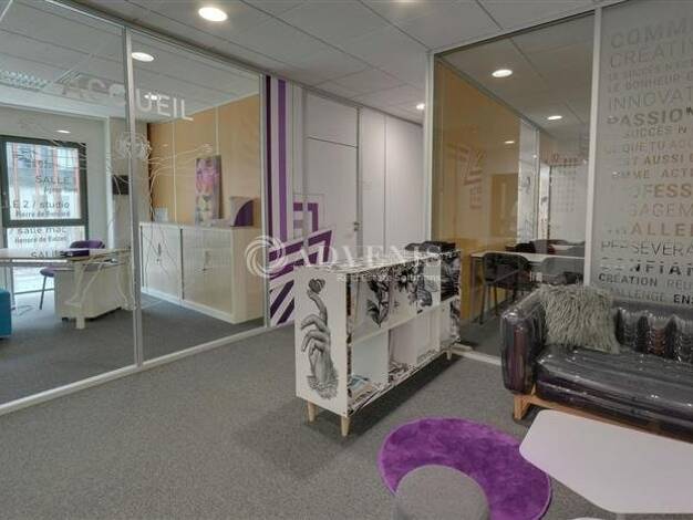 Espace bureau à louer 42 404 € 2 557 m² de bureaux divisible de 148 m² à 2 557 m² Deux Lions Gloriette Tours 37200