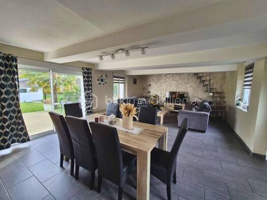 Maison à vendre 235 000 € 6 pièces 5 chambres 170 m² 4 100 m² de terrain Citerne 80490