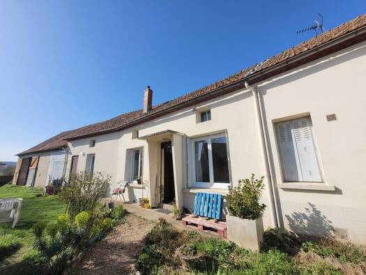 Maison à vendre 199 900 € 6 pièces 3 chambres 156 m² 2 715 m² de terrain Saint-Quintin-sur-Sioule 63440