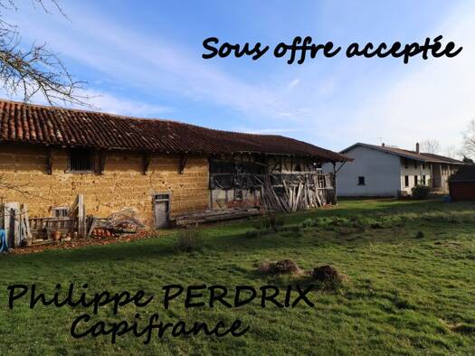 Maison de plain-pied à vendre 185 000 € 6 pièces 3 chambres 117 m² 10 225 m² de terrain Curciat-Dongalon 01560