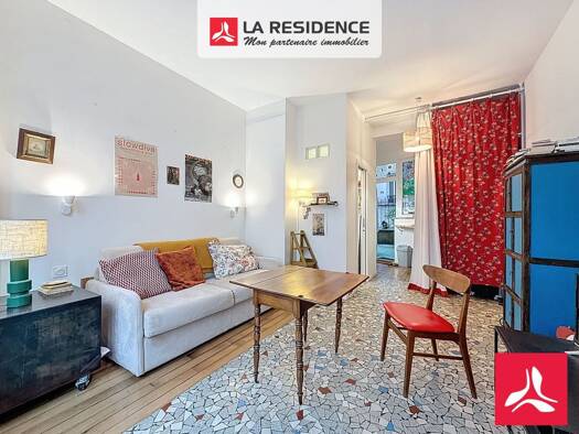 Appartement à vendre 212 500 € 1 pièce 23 m² RDC/6 Grandes Carrières-Clichy Paris 18ème arrondissement 75018