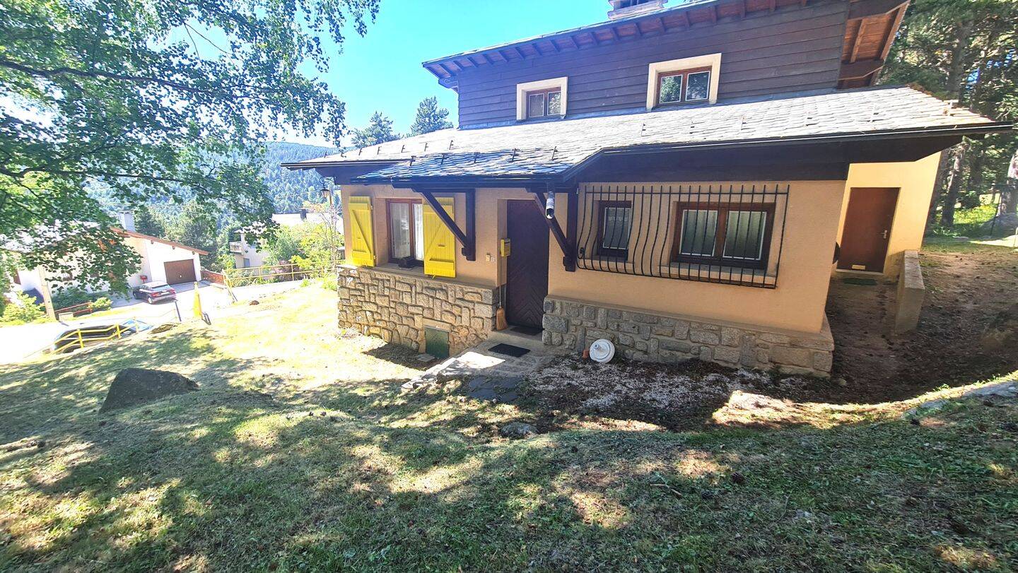 Maison 5 pièces 100 m² · à Font-Romeu-Odeillo-Via · 100 m² · 380 000 €